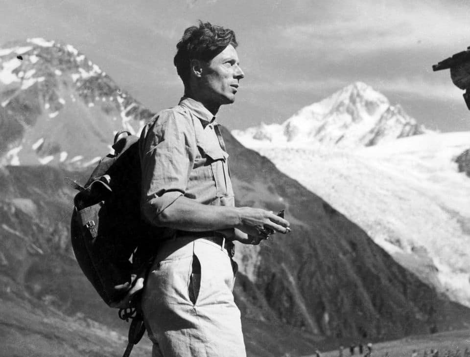 Portrait de Roger Frison-Roche, guide de haute montagne, dans les Alpes vers 1930