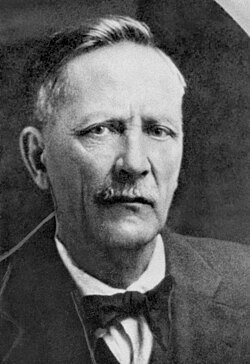 Portrait d'époque de Sondre Norheim, le menuisier norvégien considéré comme l'inventeur du ski moderne et du virage télémark.