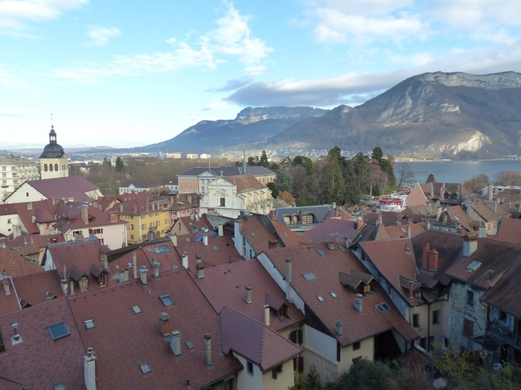 Vue générale d'Annecy depuis le château