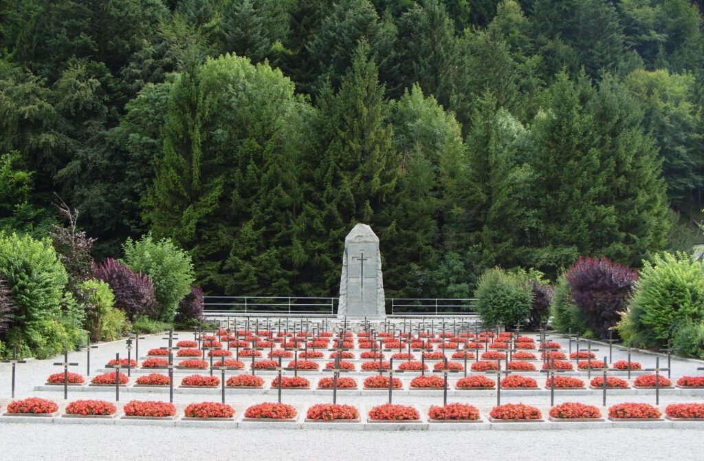 Cimetière militaire de Morette, nécropole nationale des Glières