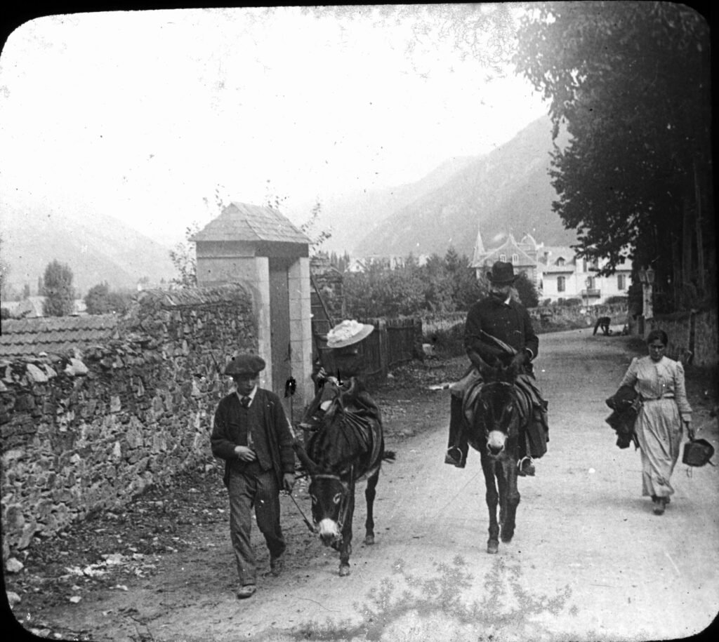 Route de la vallée du Lys empruntée par le Club Alpin Français lors du Congrès de Luchon, 1893