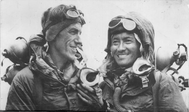 Edmund Hillary et Tenzing Norgay le 29 mai 1953