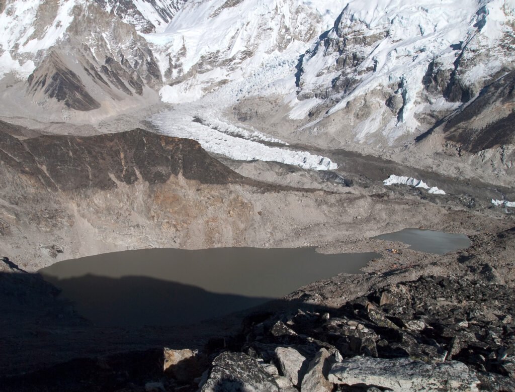 La chute de glace du Khumbu, Himalaya népalais