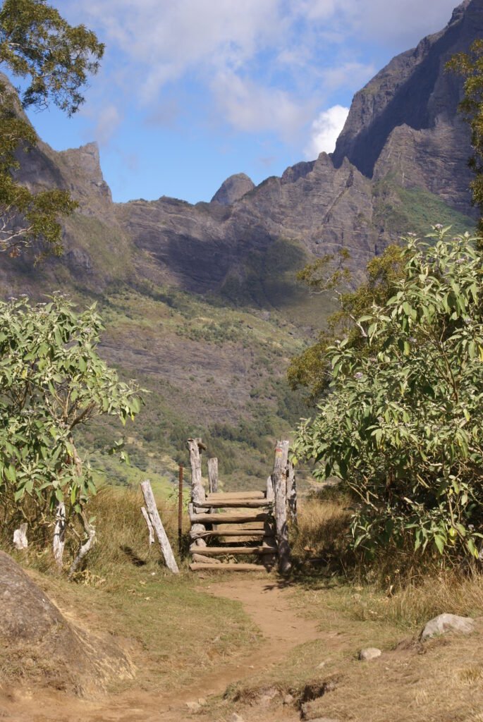 Le sentier entre la Plaine des Tamarins et Marla dans le cirque de Mafate