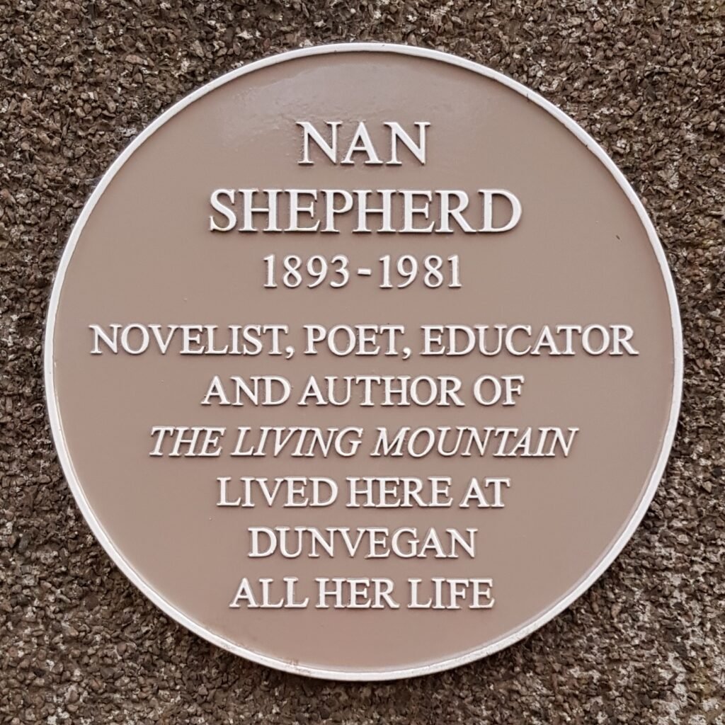 Plaque commémorative dédiée à Nan Shepherd