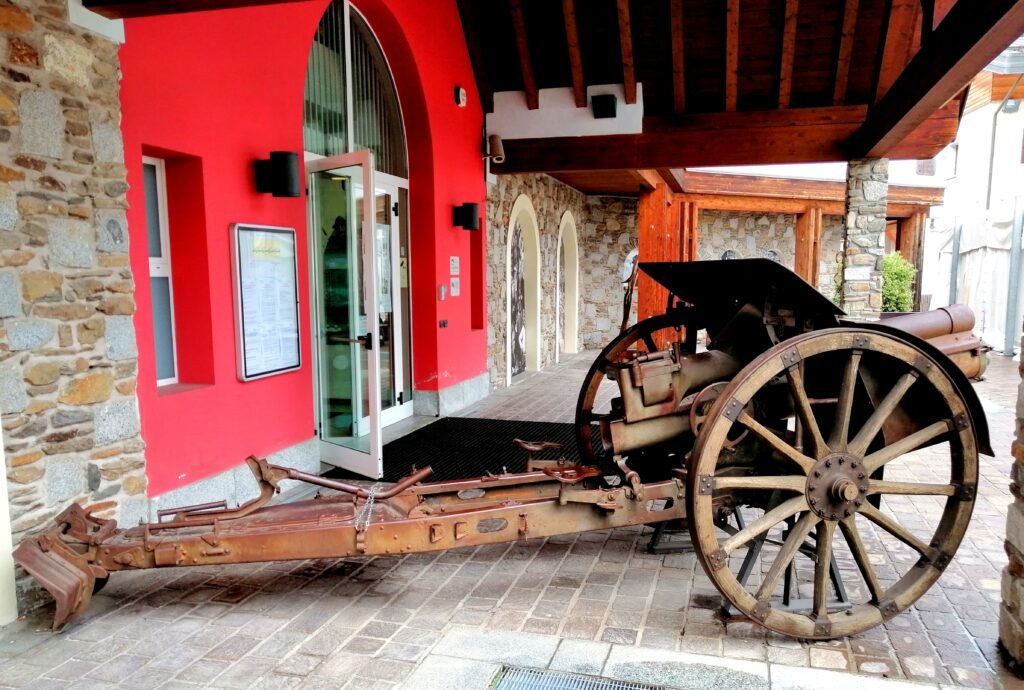 Obusier autrichien exposé au Museo della Guerra Bianca