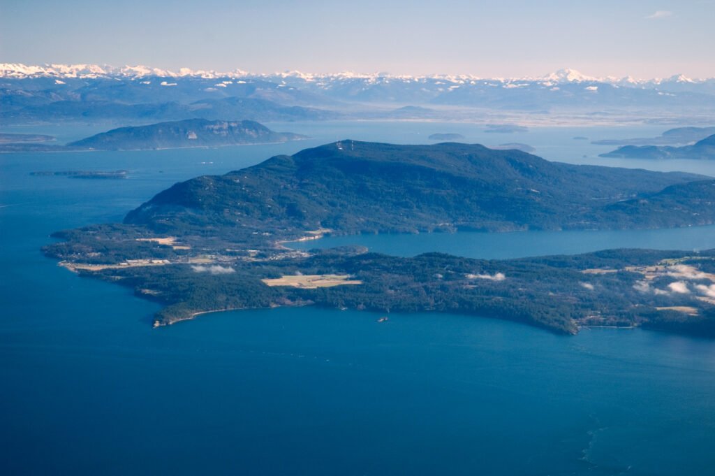 Vue aérienne d'Orcas Island dans le Puget Sound