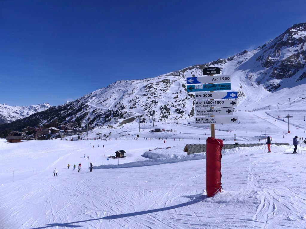 Intersection de pistes de ski aux Arcs