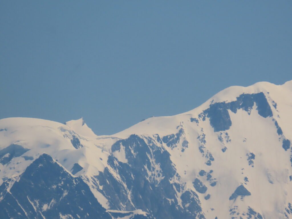 Le refuge Vallot vu depuis le Pas de l'Ours