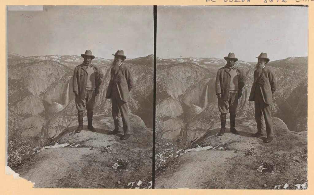 Theodore Roosevelt et John Muir sur Glacier Point, Yosemite, 1903
