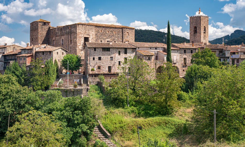 Village médiéval de Santa Pau, Garrotxa, Catalogne