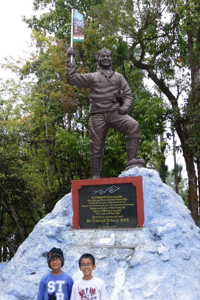 Statue de Tenzing Norgay à l'Institut himalayen de montagne (HMI) de Darjeeling