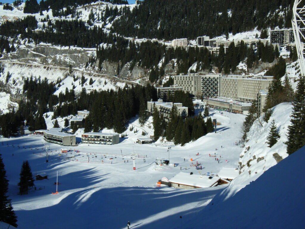Vue des bâtiments de la station de Flaine