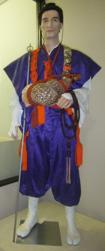 Un yamabushi, ascète montagnard du Shugendō