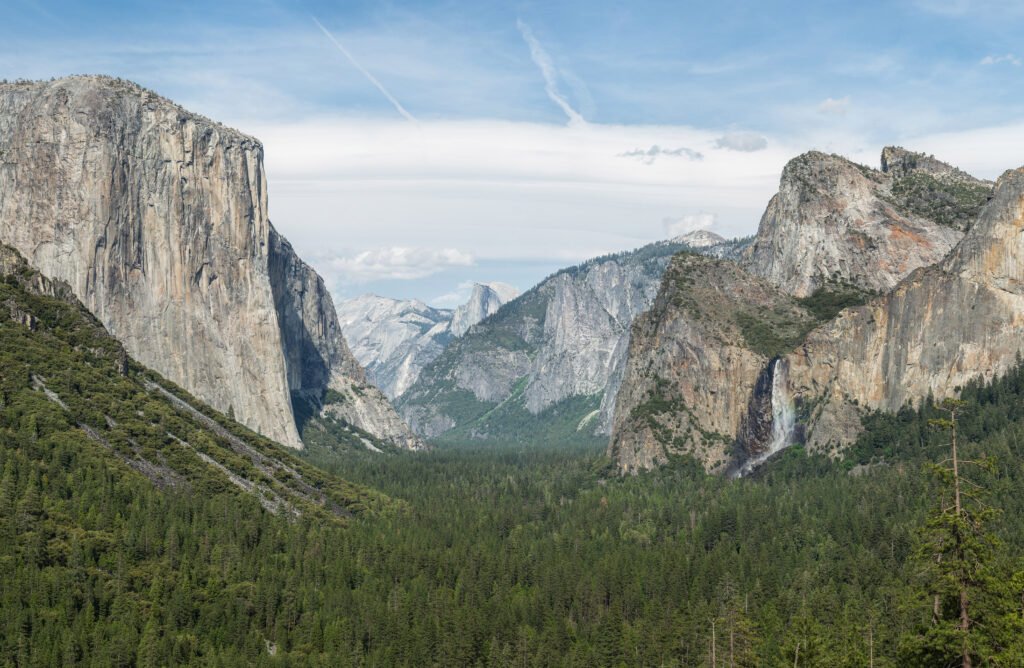 Vue de la vallée du Yosemite avec El Capitan, depuis Tunnel View